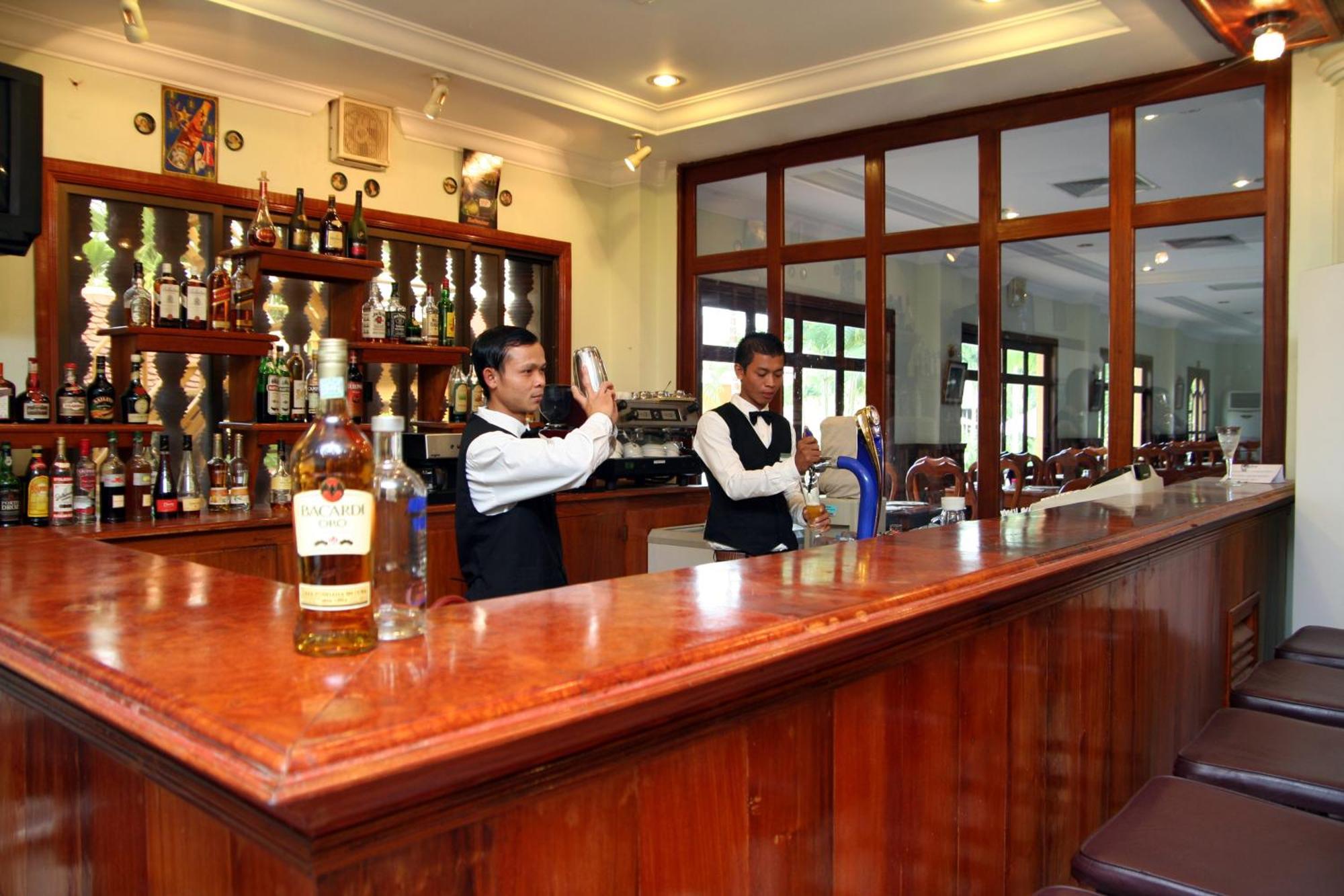 Angkor Hotel Сием Реап Екстериор снимка