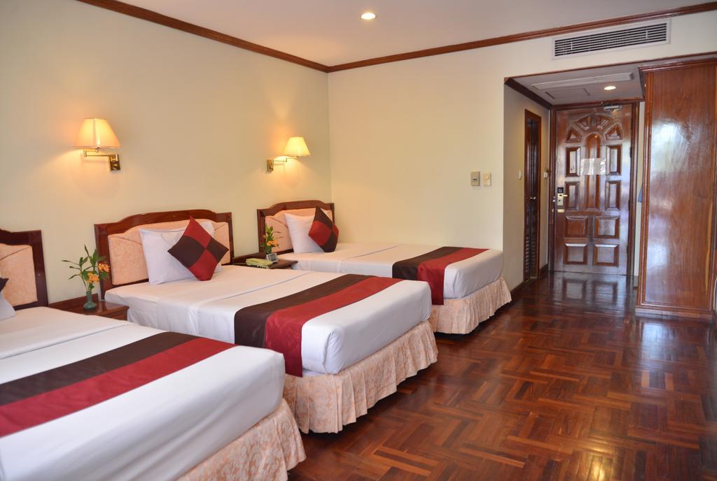 Angkor Hotel Сием Реап Екстериор снимка